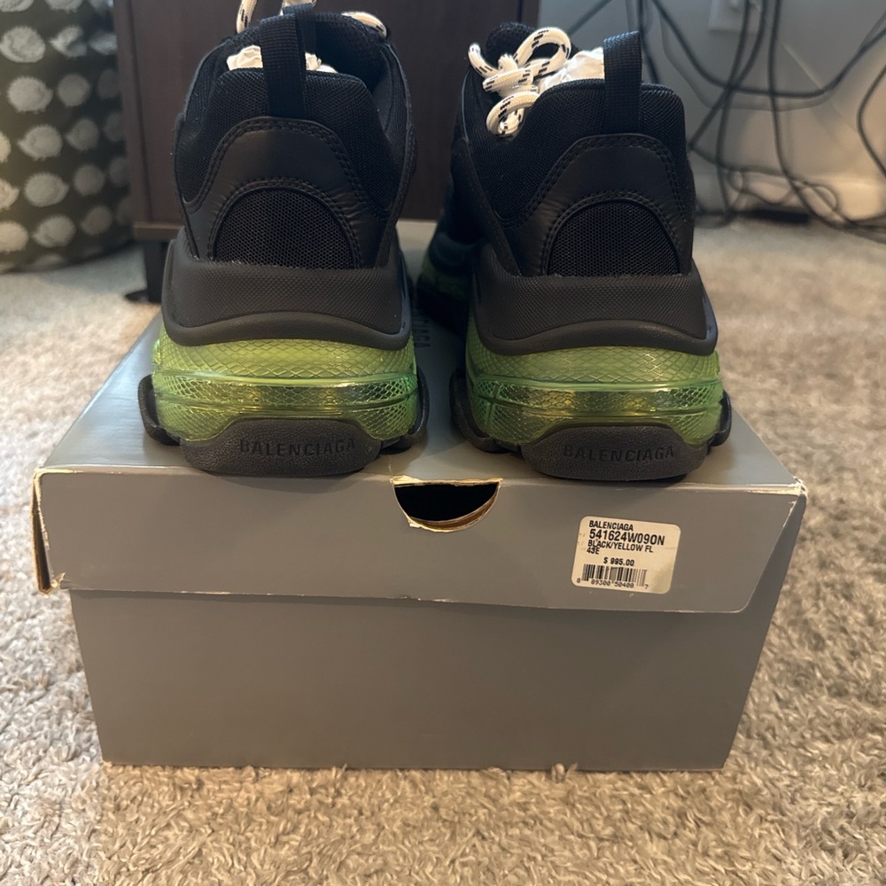 Balenciaga Triple S Clear Sole - Picture 6 of 8